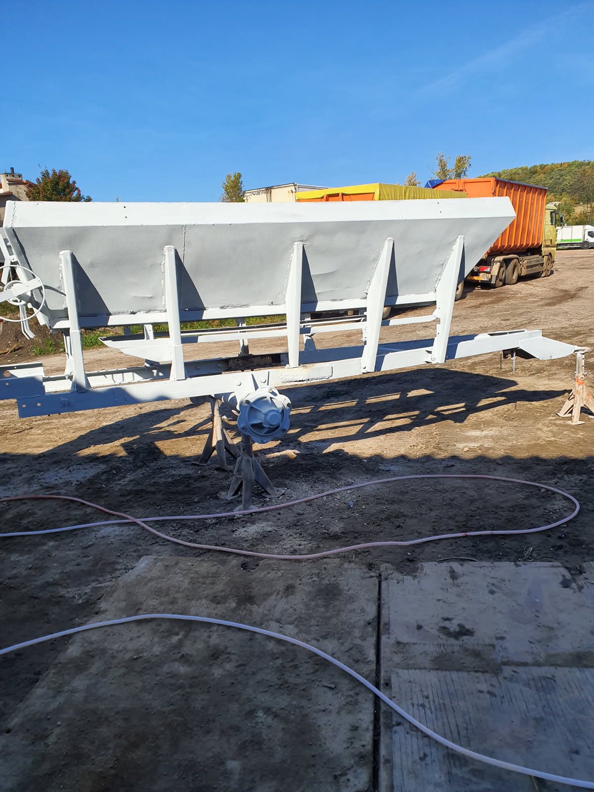 Piaskowanie ramy naczepy